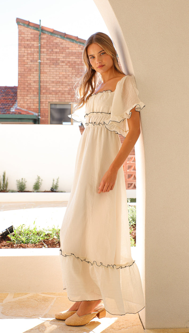 Gracefully Styled Dress for Any Occasion