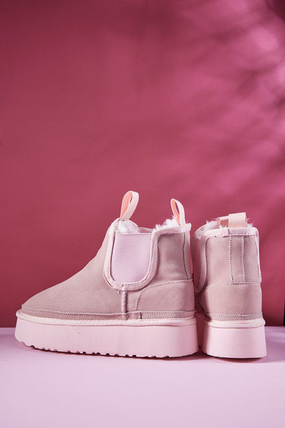 Beautifully Finished Boots in a Timeless Design