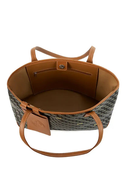 Polished Bag with an Effortless Classic Look