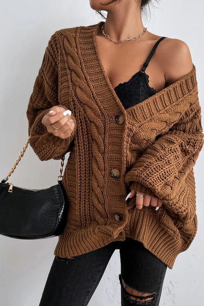 Effortlessly Elegant Sweater with a Timeless Design