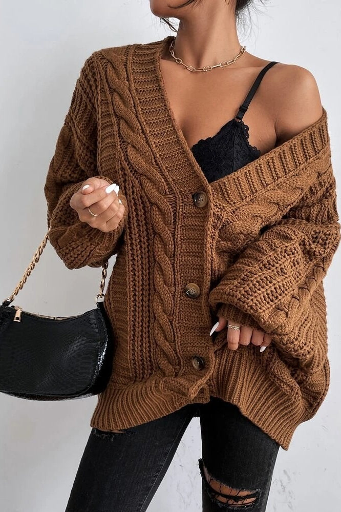 Effortlessly Elegant Sweater with a Timeless Design