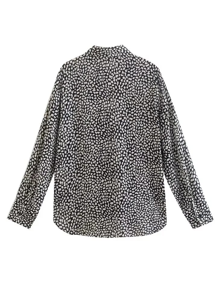 Well Tailored Shirt with a Graceful Silhouette
