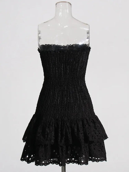 Effortlessly Elegant Dress with a Timeless Design