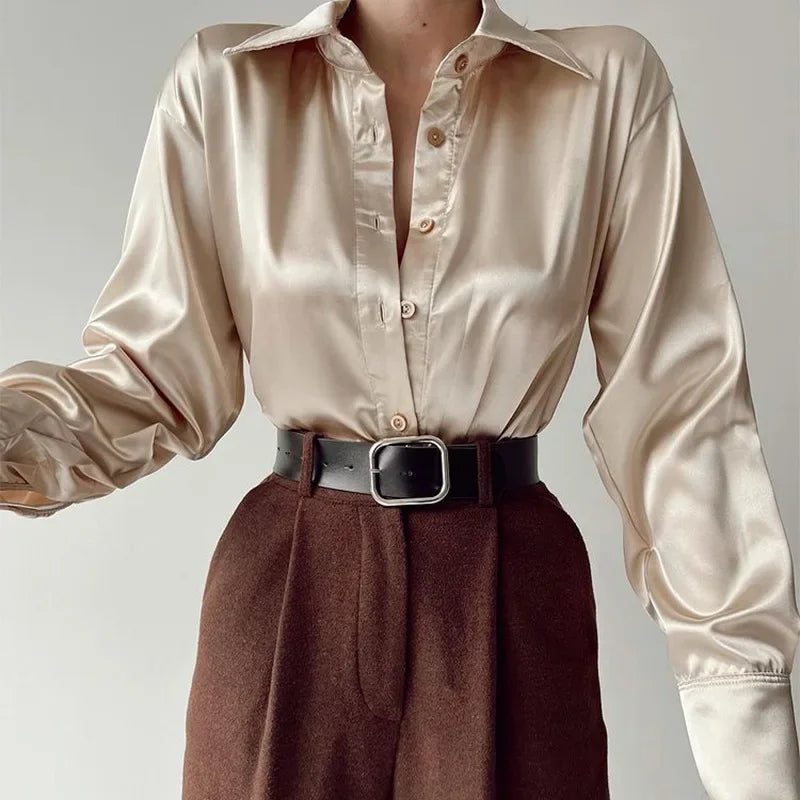 Sophisticated Blouse with a Clean Classic Look