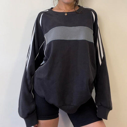 Effortlessly Elegant Sweater with a Timeless Design