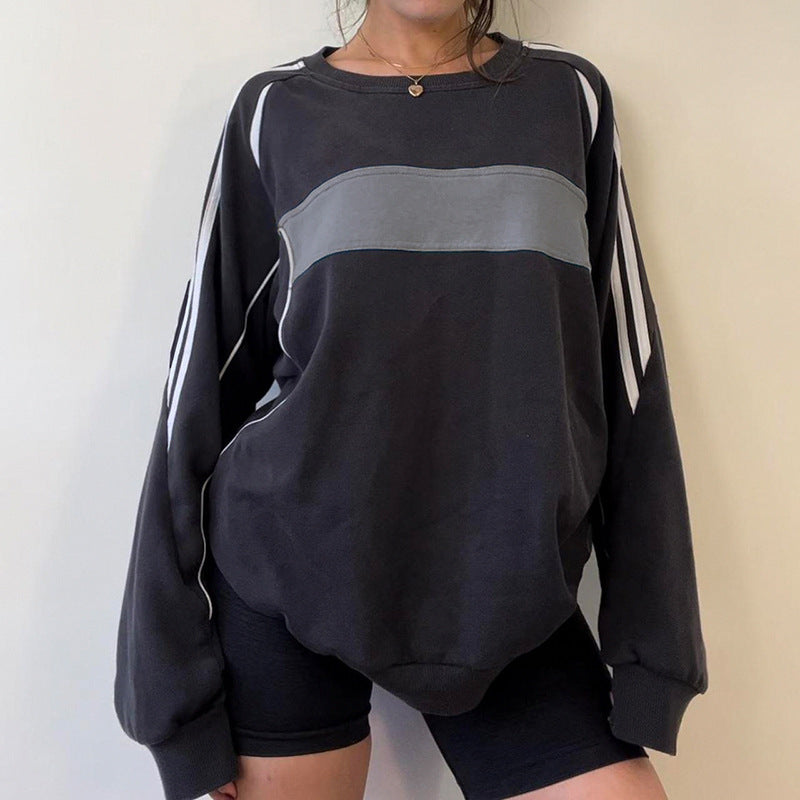 Effortlessly Elegant Sweater with a Timeless Design
