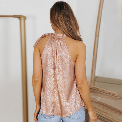 Classic Vintage Pullover with a Flattering Fit