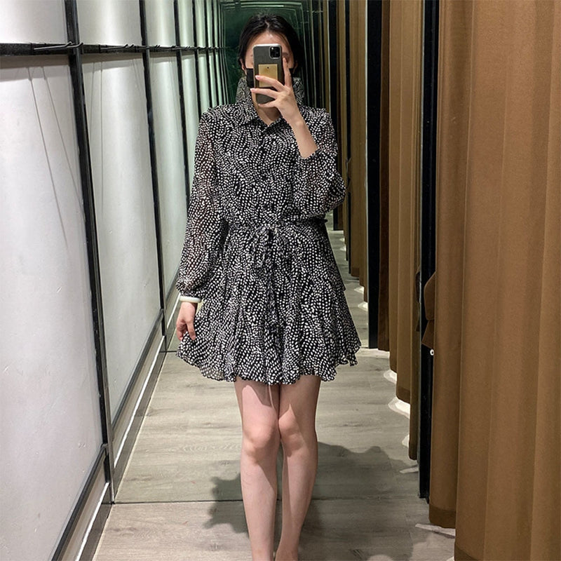 Classic Vintage Dress with a Flattering Fit