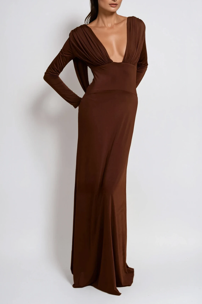 Beautifully Finished Dress in a Timeless Design