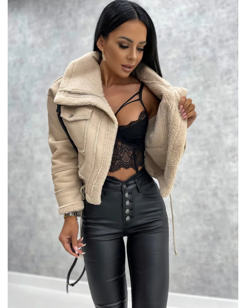 Elegantly Styled Jacket for Everyday Wear