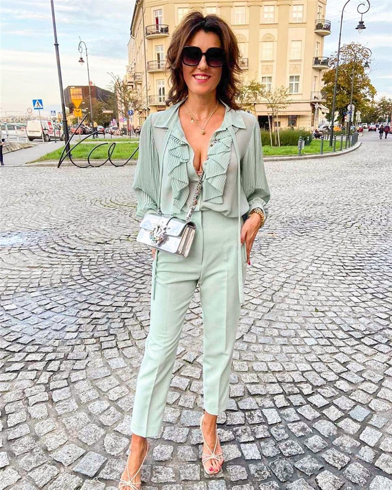 Beautifully Crafted Blouse in a Classic Style