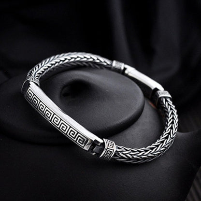 Sophisticated Garment with a Clean Classic Look