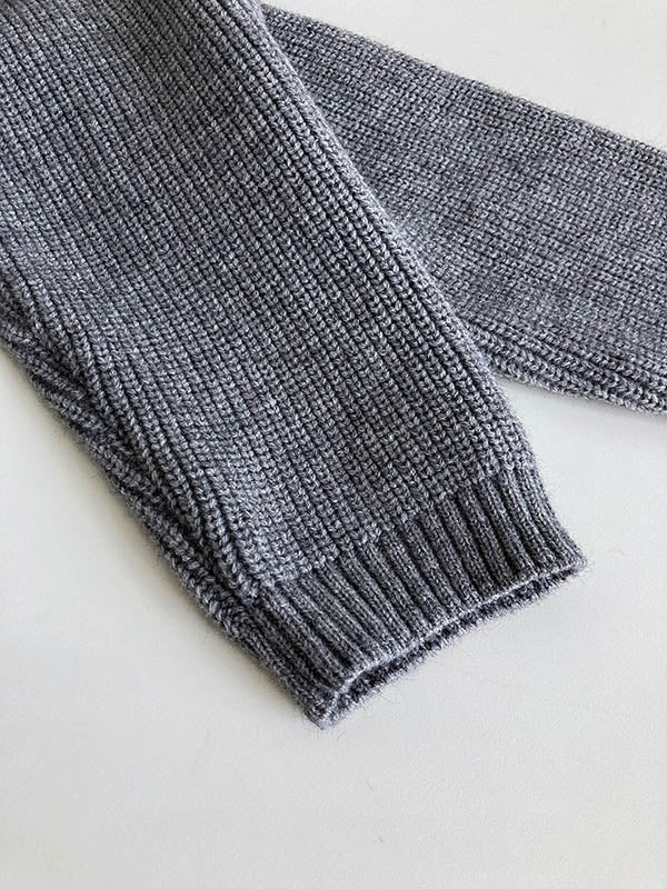 Classic Vintage Sweater with a Flattering Fit