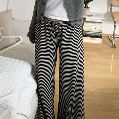Well Tailored Pants with a Graceful Silhouette
