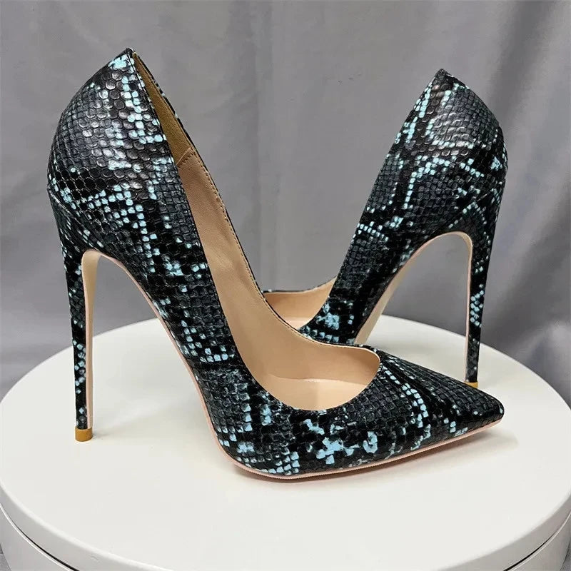 Classic Vintage Shoes with a Flattering Fit