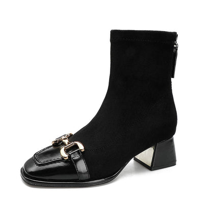 Effortlessly Elegant Boots with a Timeless Design