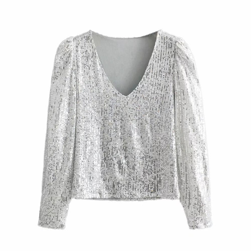 Well Tailored Top with a Graceful Silhouette