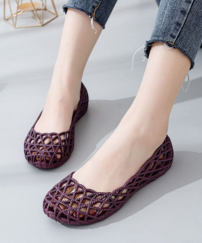 Well Tailored Sandals with a Graceful Silhouette
