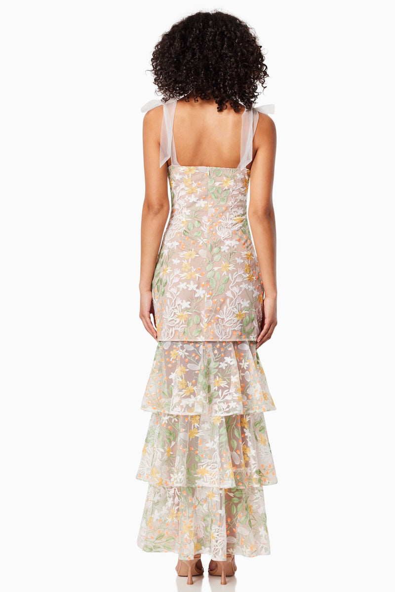 Effortlessly Elegant Top with a Timeless Design