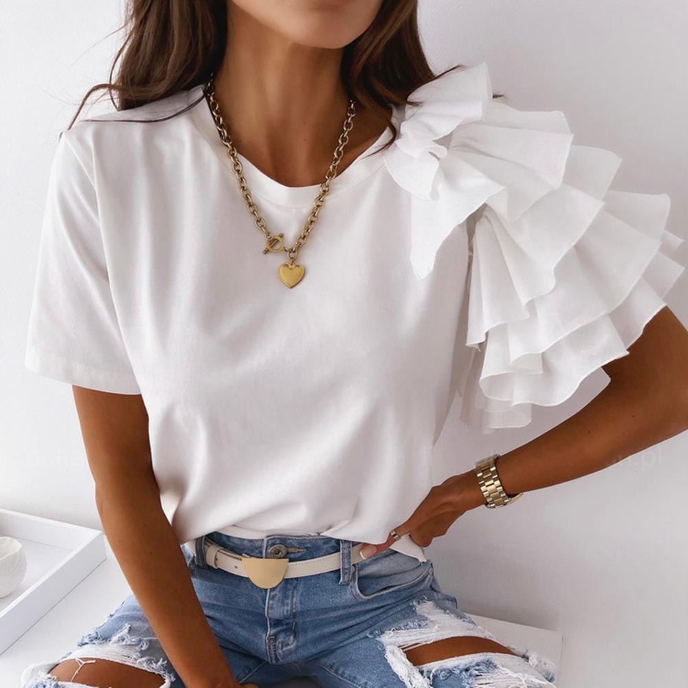 Effortlessly Elegant Blouse with a Timeless Design
