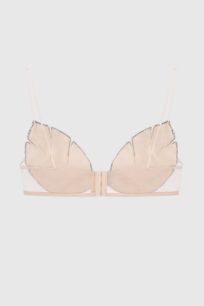 Effortlessly Elegant Garment with a Timeless Design