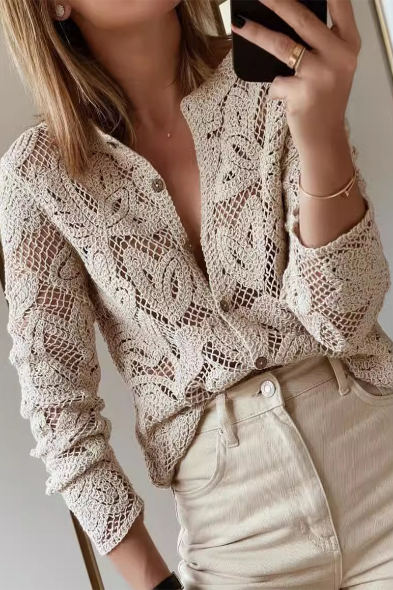 Effortlessly Elegant Garment with a Timeless Design