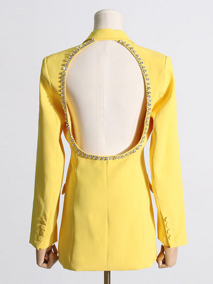 Sophisticated Garment with a Clean Classic Look