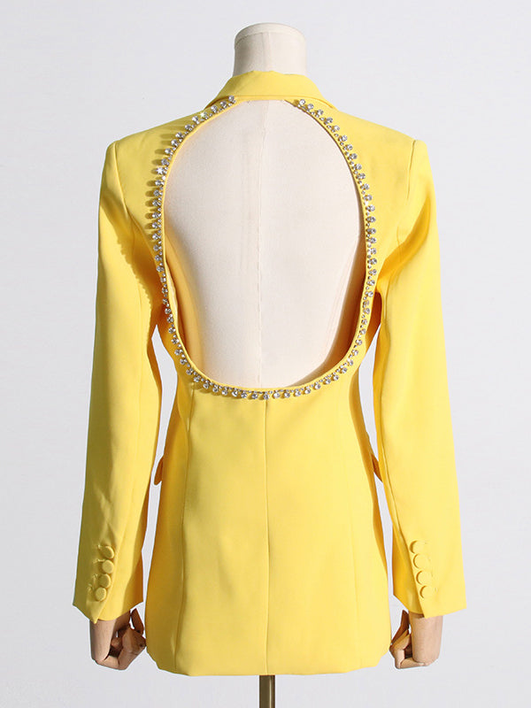 Sophisticated Garment with a Clean Classic Look