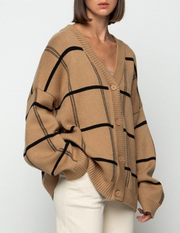Effortlessly Elegant Cardigan with a Timeless Design
