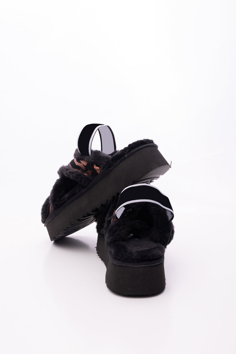 Effortlessly Elegant Garment with a Timeless Design
