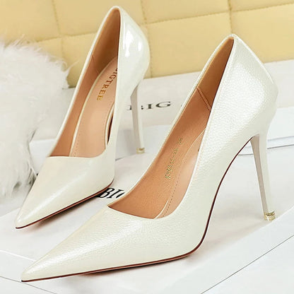 Classic Vintage Heels with a Flattering Fit
