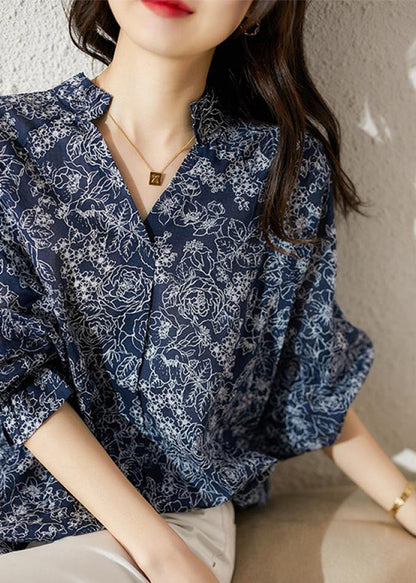 Classic Vintage Blouse with a Flattering Fit