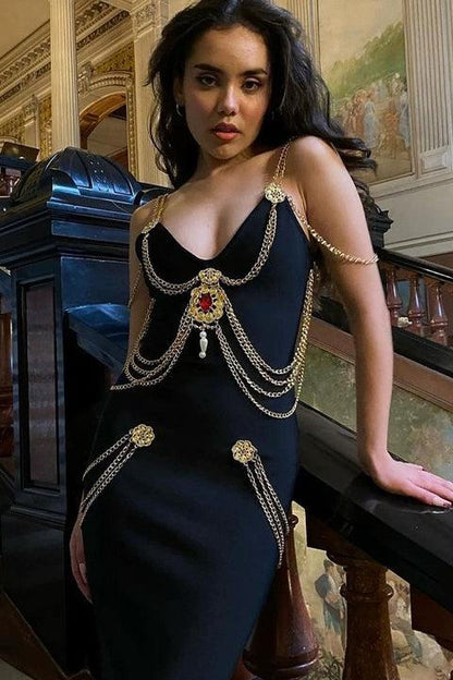 Beautifully Finished Dress in a Timeless Design