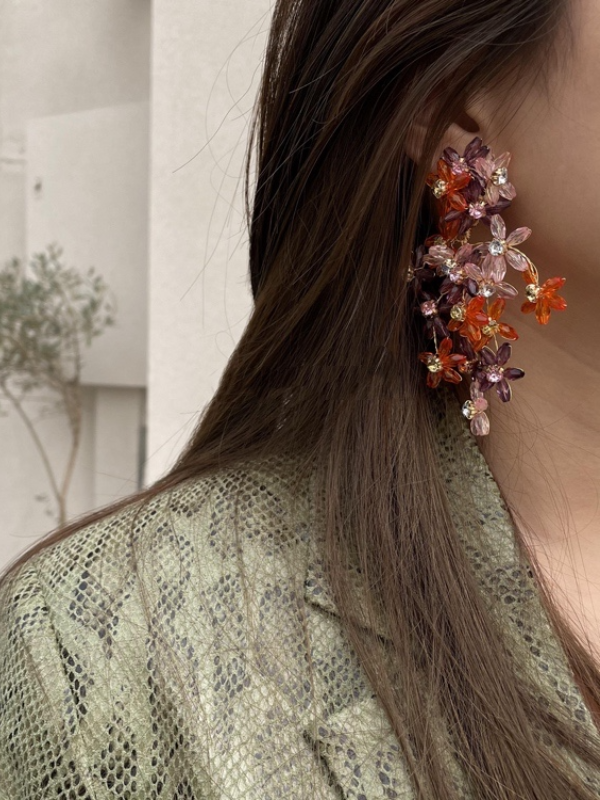 Effortlessly Elegant Garment with a Timeless Design