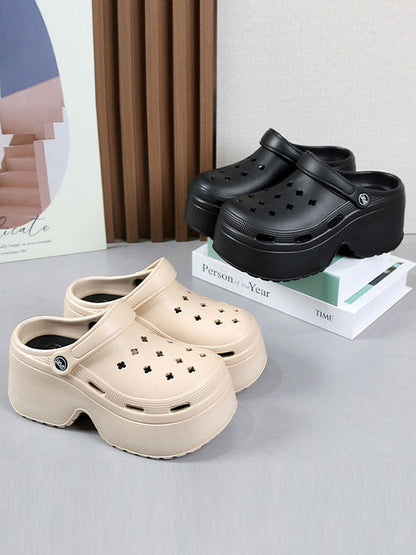 Effortlessly Elegant Sandals with a Timeless Design