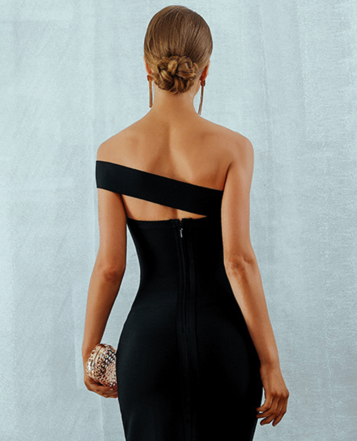 Gracefully Styled Dress for Any Occasion
