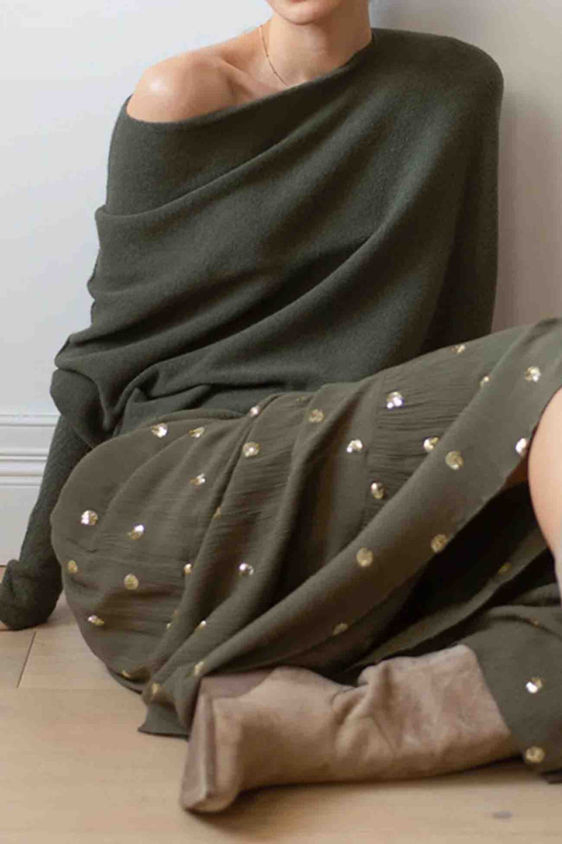 Effortlessly Elegant Top with a Timeless Design