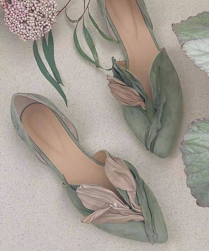 A Vintage Style Shoes with Delicate Timeless Details