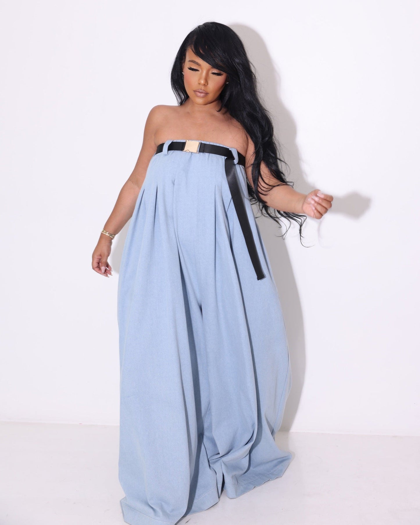 Well Tailored Garment with a Graceful Silhouette