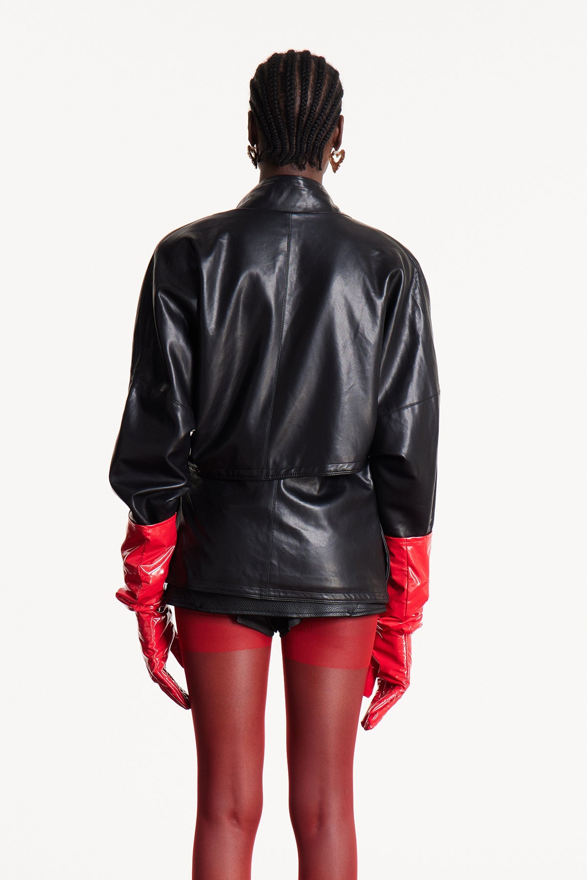 Effortlessly Elegant Jacket with a Timeless Design