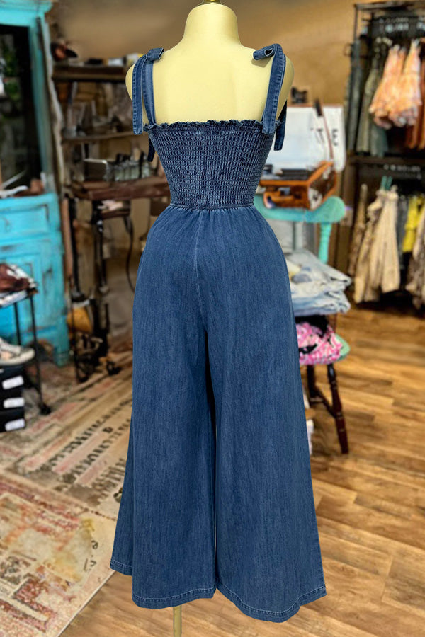 Well Tailored Garment with a Graceful Silhouette