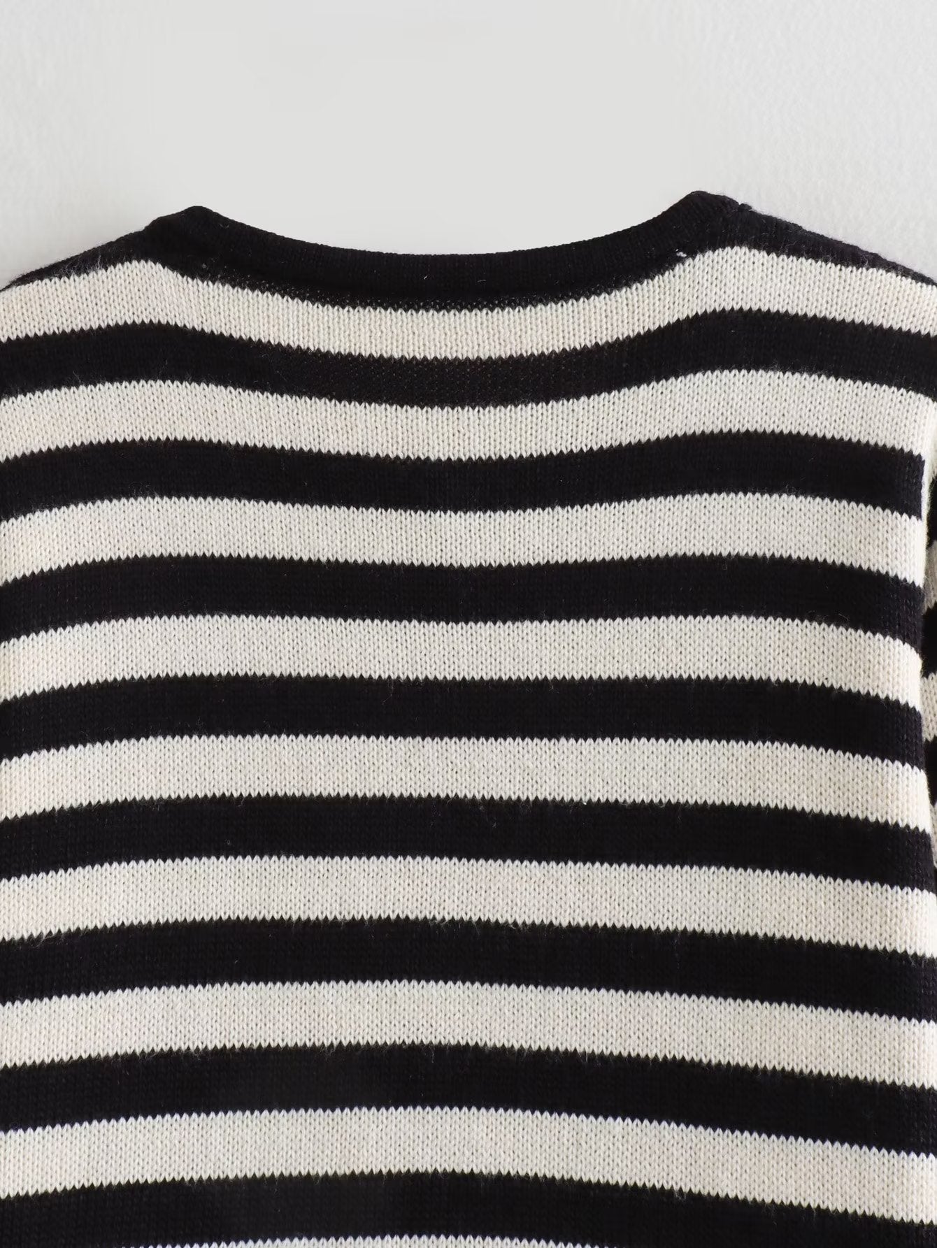 Elegantly Styled Cardigan for Everyday Wear