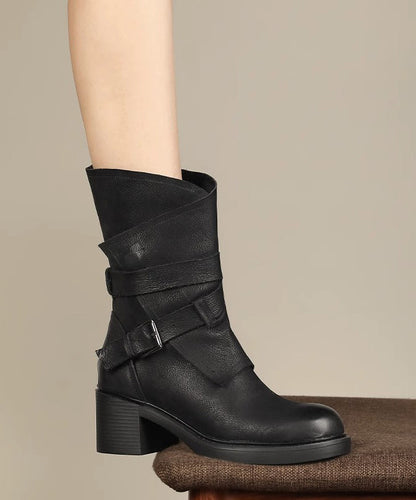 Effortlessly Elegant Boots with a Timeless Design