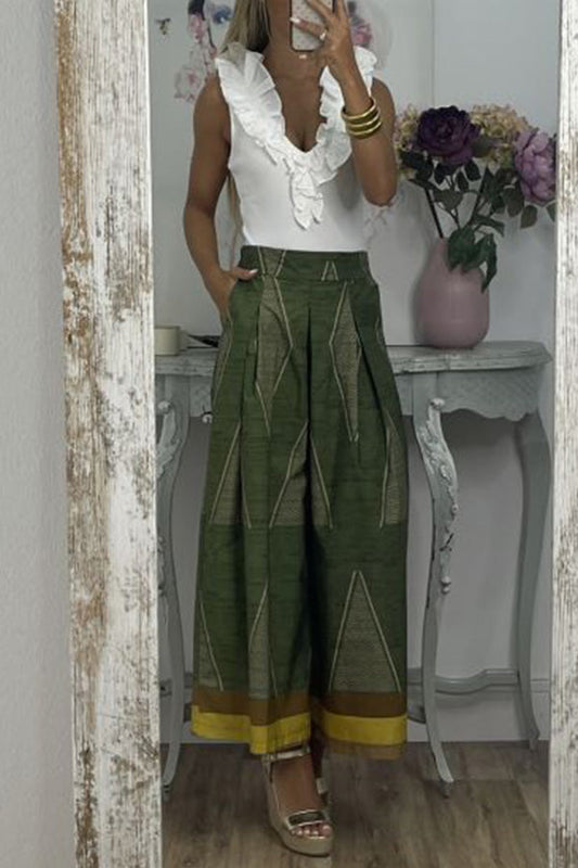 Effortlessly Elegant Garment with a Timeless Design