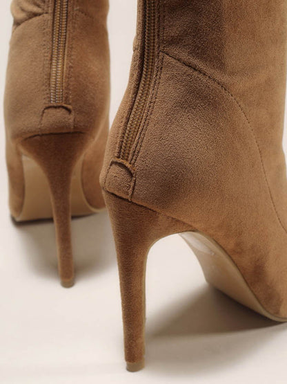 Beautifully Finished Boots in a Timeless Design