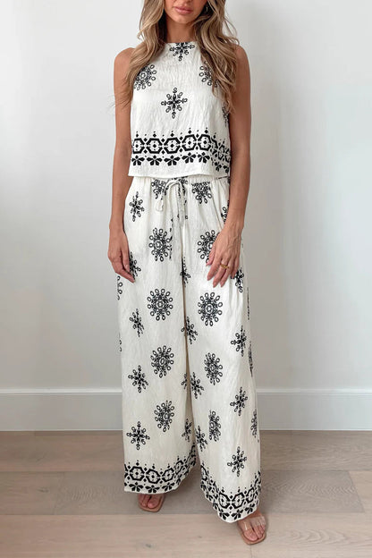 Effortlessly Elegant Garment with a Timeless Design
