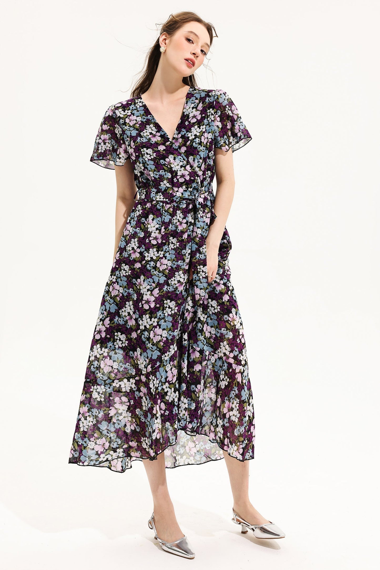 Well Tailored Dress with a Graceful Silhouette