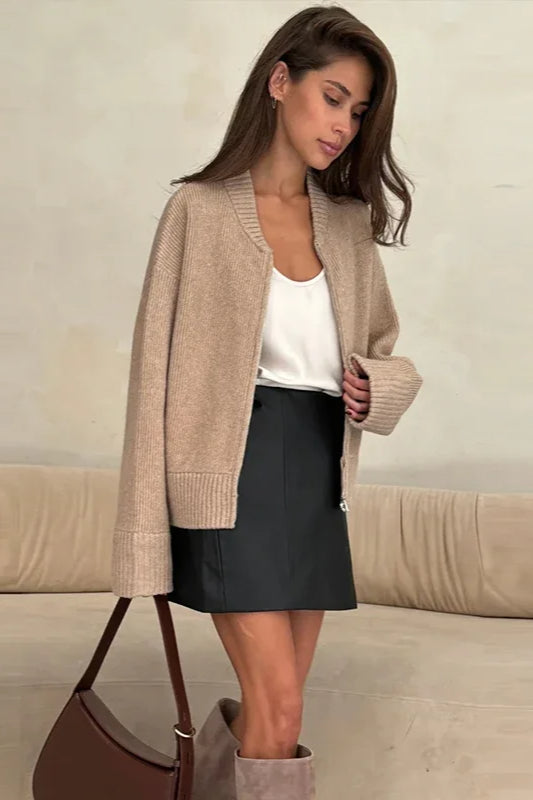 Well Tailored Cardigan with a Graceful Silhouette