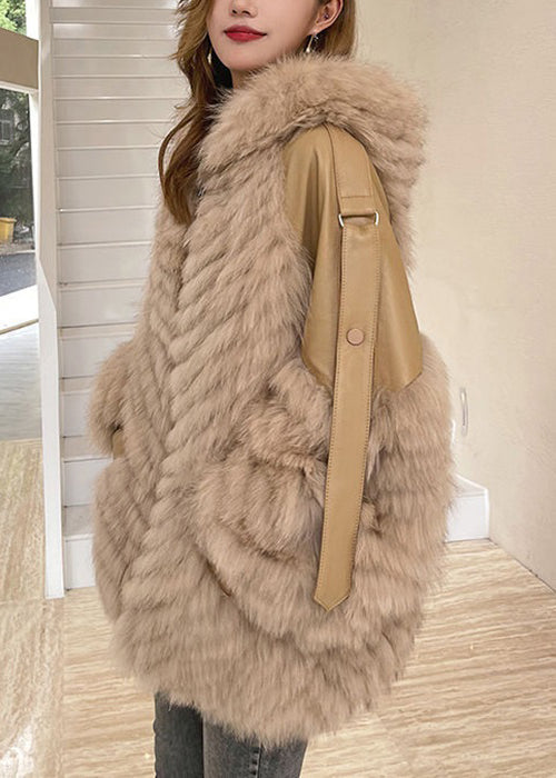 Well Tailored Coat with a Graceful Silhouette