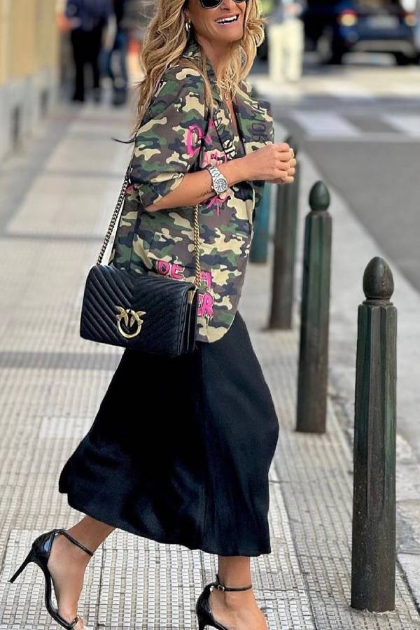 Effortlessly Elegant Jacket with a Timeless Design